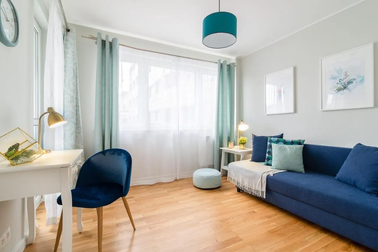 Rent Like Home - Zlota 6 Warsaw Apartment